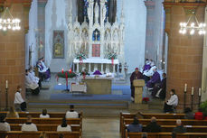 Beauftragung zu Lektorat und Akolythat in St. Marien, Volkmarsen (Foto: Karl-Franz Thiede)